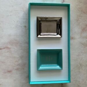 TIFFANY & CO 2 IN BOX BLUE SILVER 1837 VIDE POCHE SET PORCELAIN MINI TRAYS
